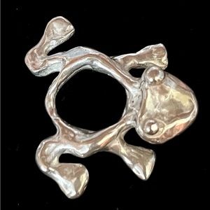Sterling silver  tree frog pendant